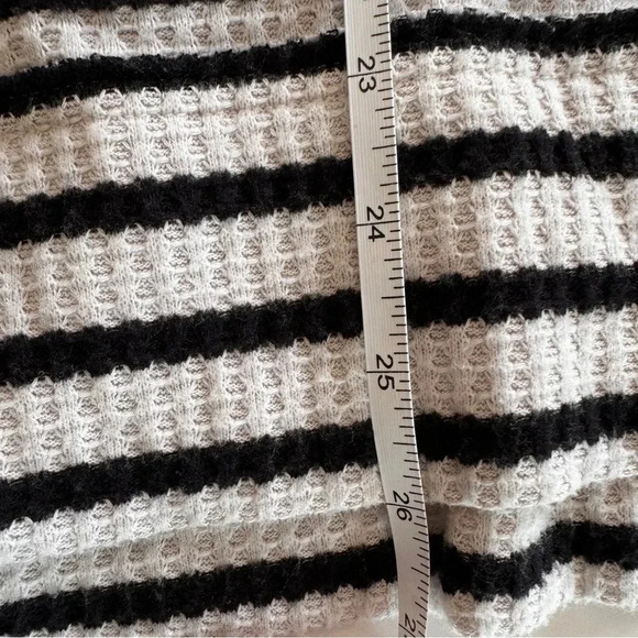 LOFT- Black and white-Striped-Long Sleeve-Tunic-Turtle Neck- Cozy- Women’s S - Picture 9 of 9